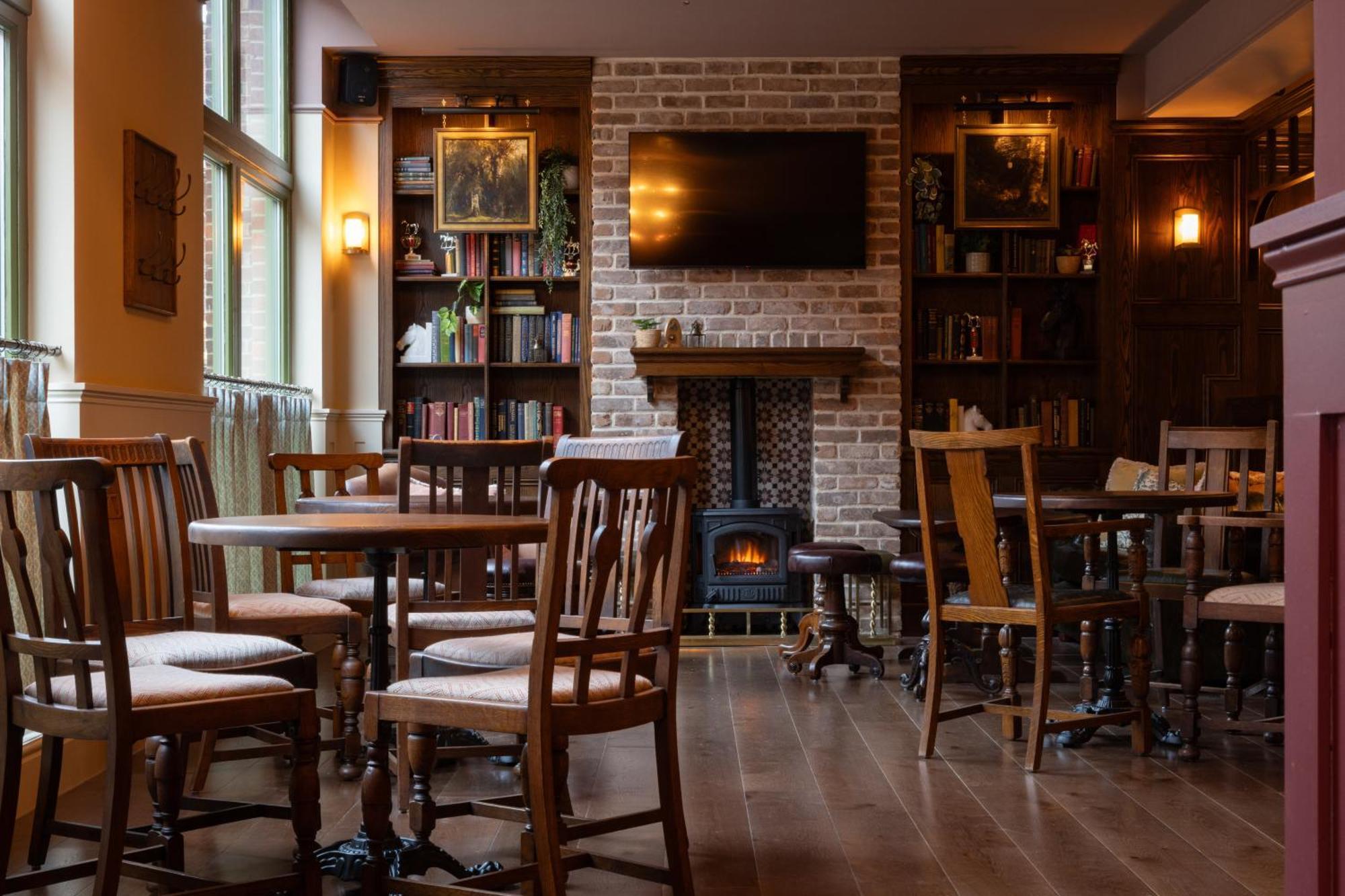 The Coat And Bear - A Heartwood Inn Ньюбері Екстер'єр фото