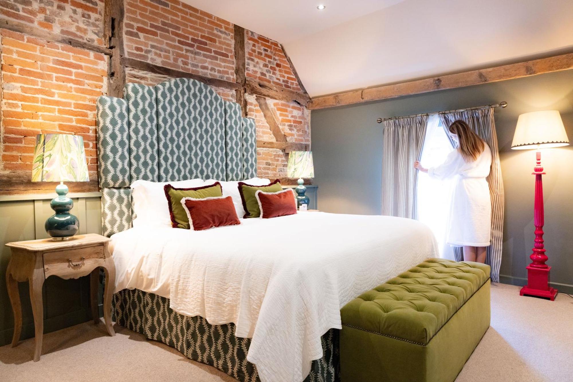 The Coat And Bear - A Heartwood Inn Ньюбері Екстер'єр фото