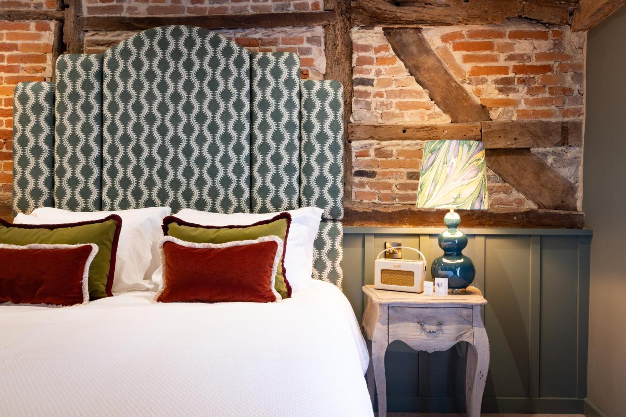 The Coat And Bear - A Heartwood Inn Ньюбері Екстер'єр фото