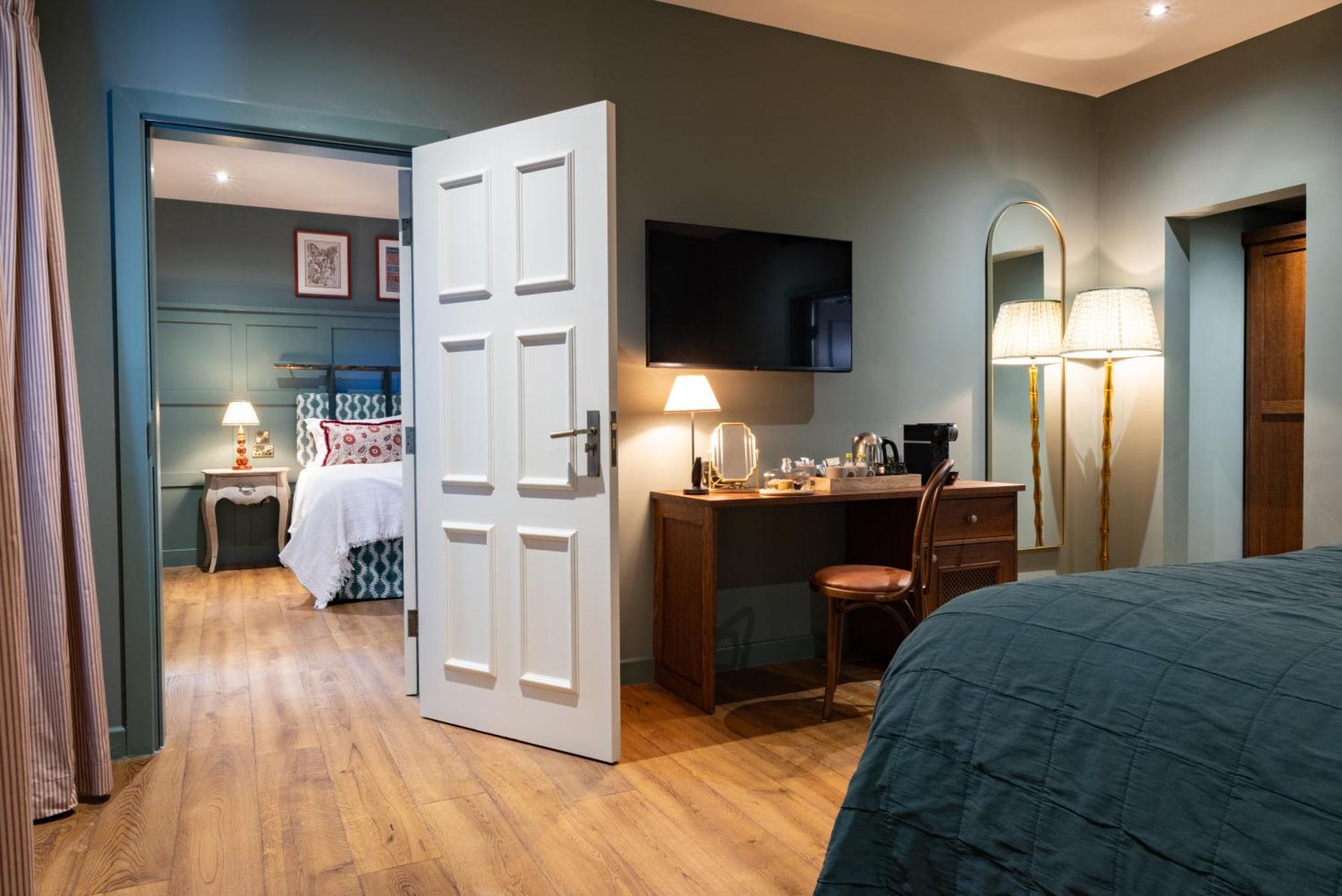 The Coat And Bear - A Heartwood Inn Ньюбері Екстер'єр фото